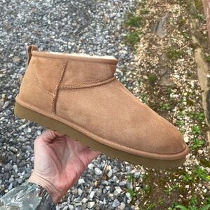 UGG Classic Ultra Mini Boots Size 9